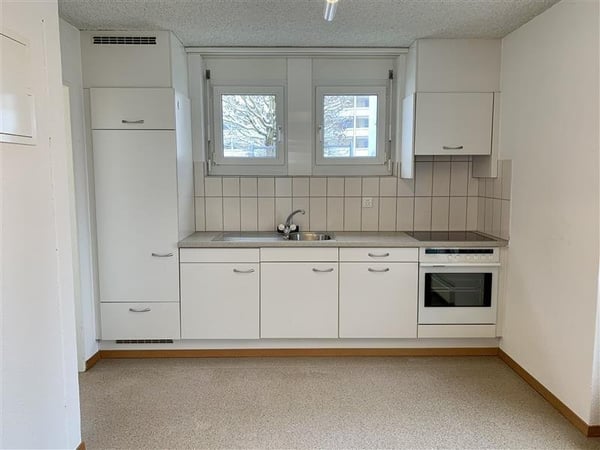 Grosszügige Gewerbefläche mit 61 m2 Hauptraum 7