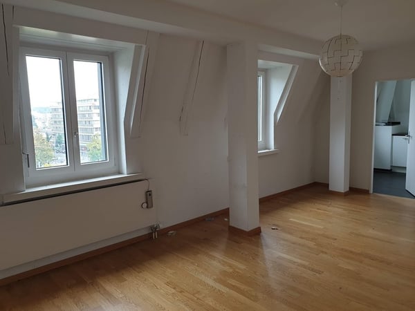 Neusanierte Stadtwohnung unmittelbar beim Bahnhof/Marktplatz Oerlikon! 4