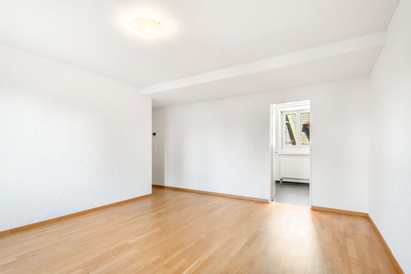 Neusanierte Stadtwohnung unmittelbar beim Bahnhof/Marktplatz Oerlikon! 3