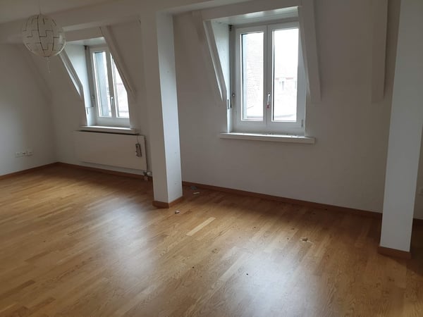 Neusanierte Stadtwohnung unmittelbar beim Bahnhof/Marktplatz Oerlikon! 5