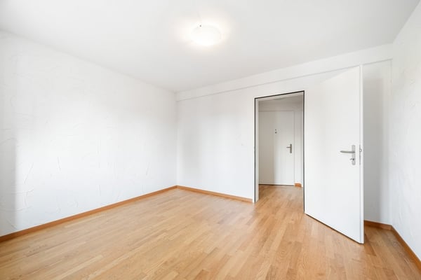 Neusanierte Stadtwohnung unmittelbar beim Bahnhof/Marktplatz Oerlikon! 5
