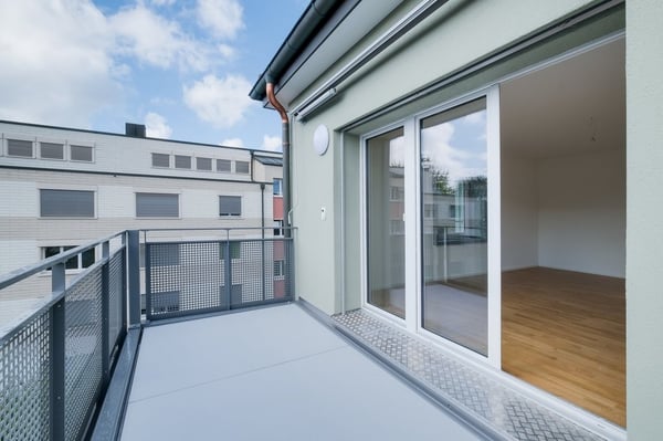 Zentrale und lichtdurchflutete Wohnung 8