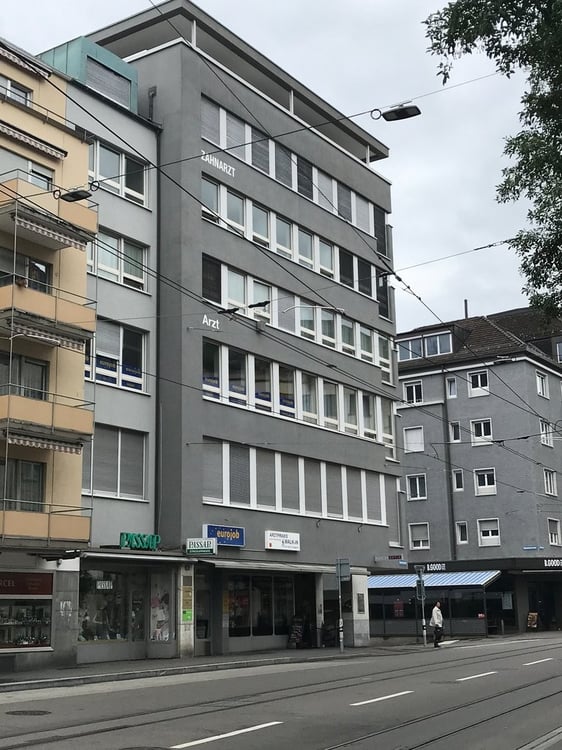 Büro/Atelier direkt beim Bahnhof Oerlikon 1
