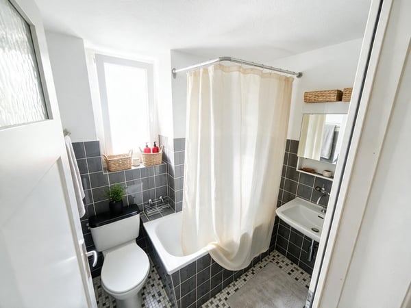 helle 4.5 Zimmer-Wohnung an zentraler Lage in St.Gallen 6