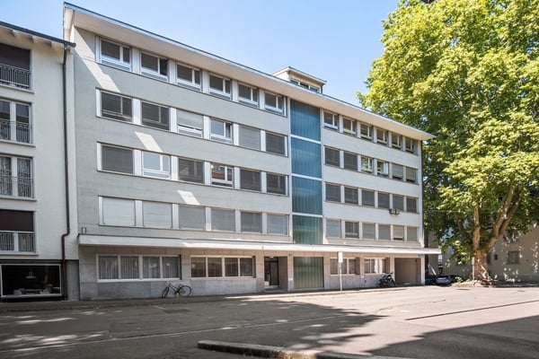 Attraktive Gewerberäumlichkeiten im Seefeld 1