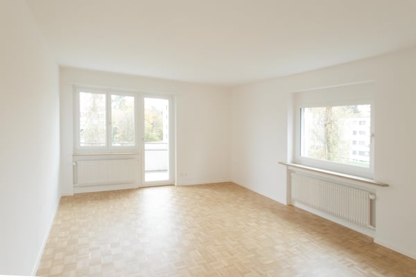 Sanierte und helle 3.0-Zimmer-Wohnung an bestens erschlossener Lage 1