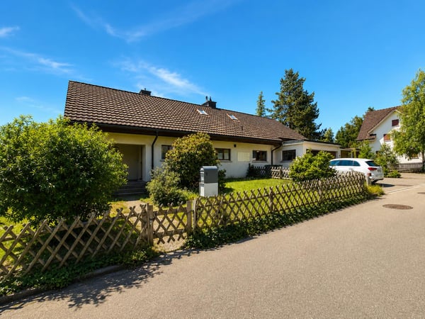 Erstbezug: sanierte und grosszügige 3.5-Zimmer-Dachwohnung