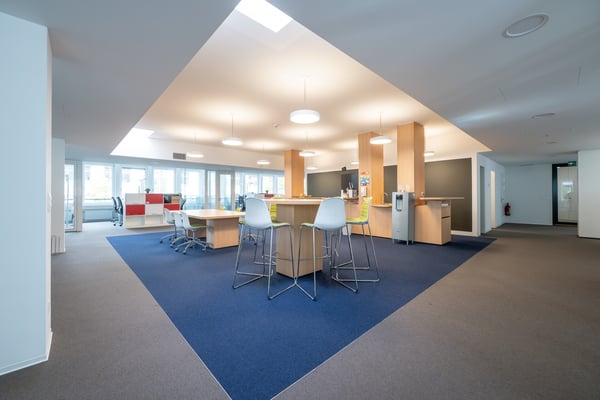 Top ausgebaute Bürofläche direkt am Bahnhof 2