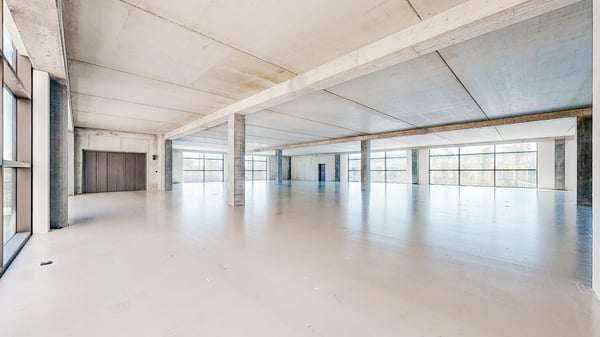R4 - Einzigartiges Autohaus mit höchstmöglicher Visibilität 6