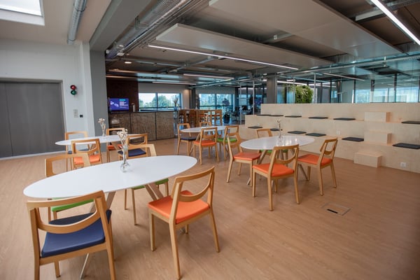 Exklusive Büro- und Showroomflächen mit Autolift bis zu 5'700 m² 5