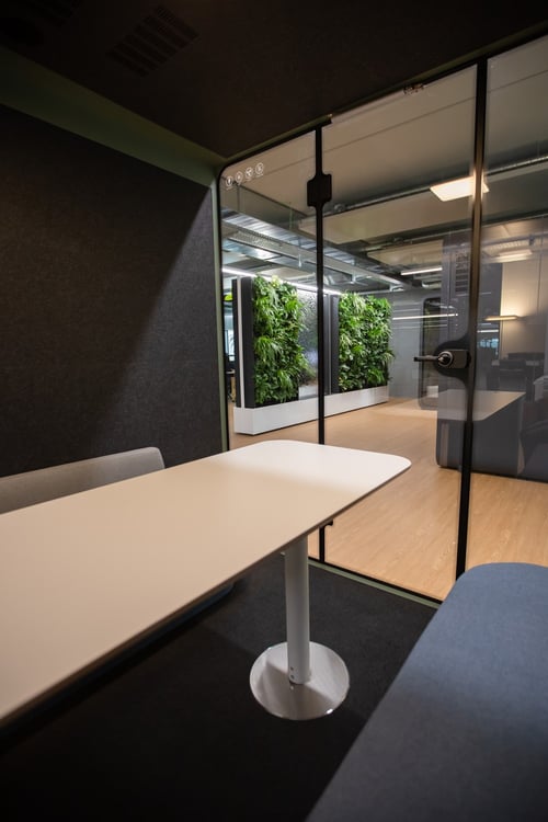 Exklusive Büro- und Showroomflächen mit Autolift bis zu 5'700 m² 9
