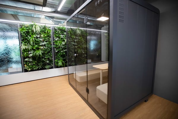 Exklusive Büro- und Showroomflächen mit Autolift bis zu 5'700 m² 10