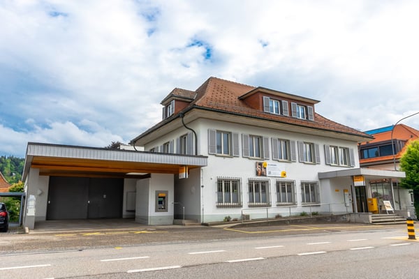 Grosszügige Gewerbefläche (ehem. Zustellstelle Post) 1