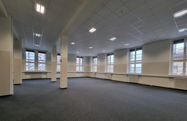 A louer au centre ville de la Chaux-de-Fonds surfaces de bureaux 2