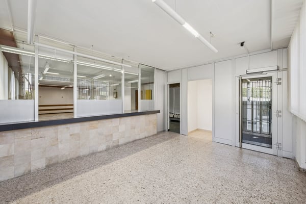 Spacieux bureaux à louer à Develier 10