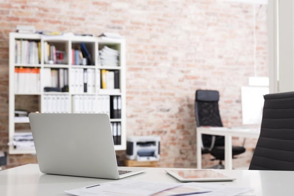 UFFICIO LUMINOSO A LOCARNO 1