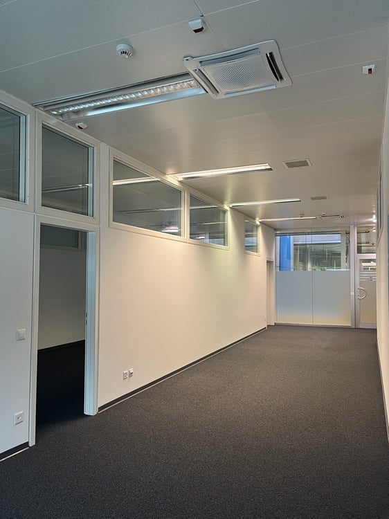 UFFICIO LUMINOSO A LOCARNO 2