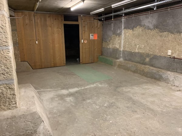 Grand dépôt d'env. 150 m2 à louer au sous-sol à l'Hôtel des Postes à Neuchâtel 5