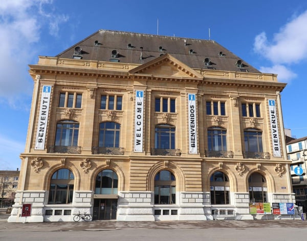 Grand dépôt d'env. 150 m2 à louer au sous-sol à l'Hôtel des Postes à Neuchâtel 1