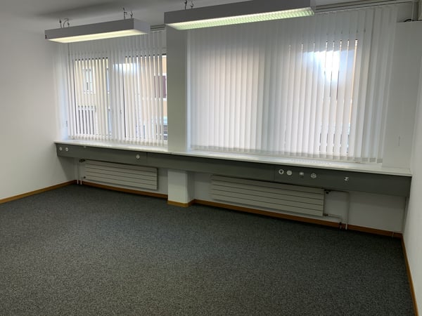 A louer bureau de 27m2 vers la place du Marché à la Chaux-de-Fonds 2