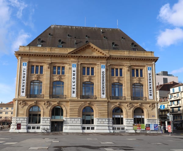 Bureau lumineux de 15 m² au centre-ville de Neuchâtel - Idéal pour activité administrative 1