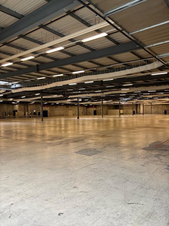 Exklusive Industriehalle (1. OG) mit integrierten Büroräumen in Neuendorf SO 2