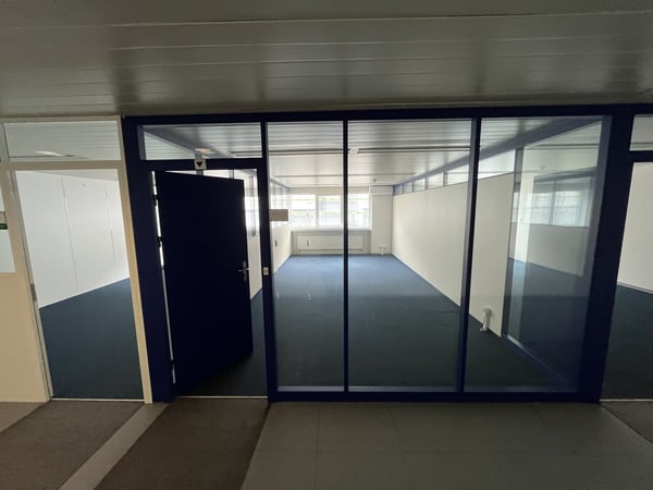 Exklusive Industriehalle (1. OG) mit integrierten Büroräumen in Neuendorf SO 6