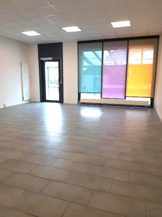 Surface commerciale d'env. 62m2 à louer au Landeron 1