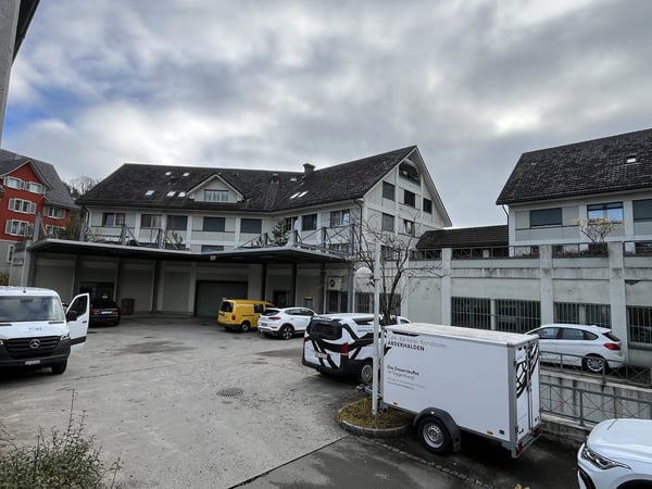 Gewerbeflächen (ehem. Postlokal) mit Parkplätzen 3
