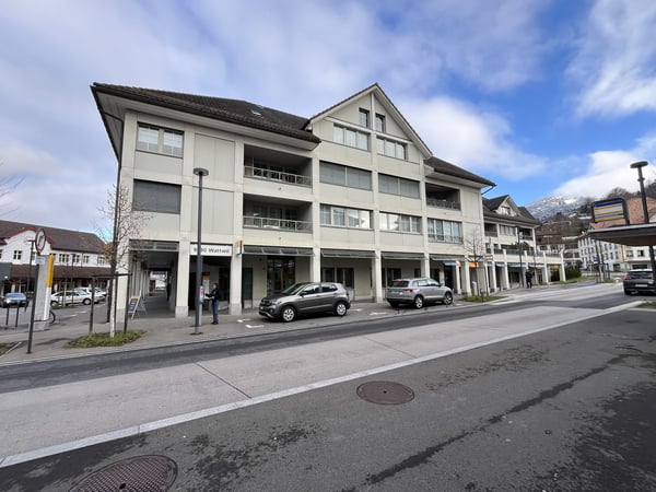 Gewerbeflächen (ehem. Postlokal) mit Parkplätzen 2