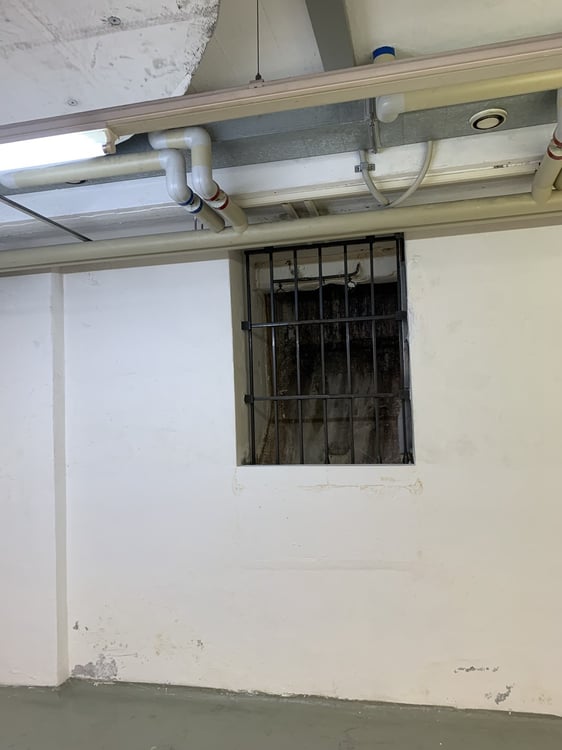Dépôt de 50 m2 au sous-sol avec ascenseur 8