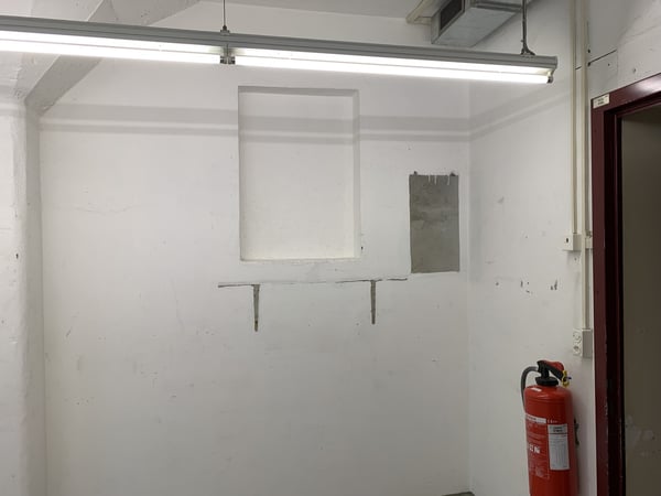 Dépôt de 50 m2 au sous-sol avec ascenseur 2