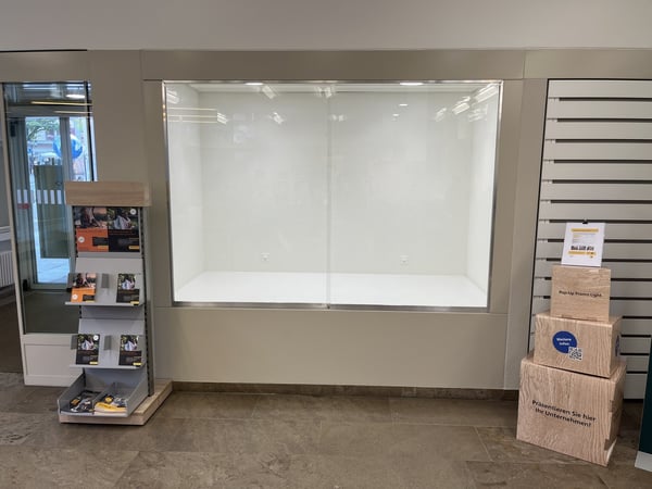 Helle Innenvitrine an bester Lage 5