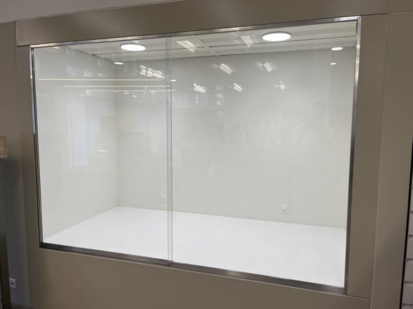 Helle Innenvitrine an bester Lage 3