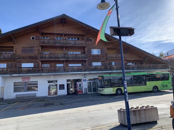 Villars-sur-Ollon au coeur du Village dans immeuble Poste et Gare TPC 1