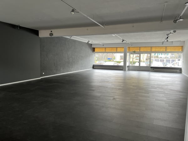 Freie Gewerbefläche Kreis 12 zu vermieten 3