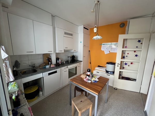 Grosszügige 5-Zimmer-Wohnung an zentraler Lage in Zürich 4