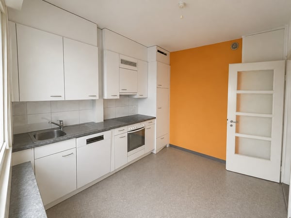 Grosszügige 5-Zimmer-Wohnung an zentraler Lage in Zürich 9