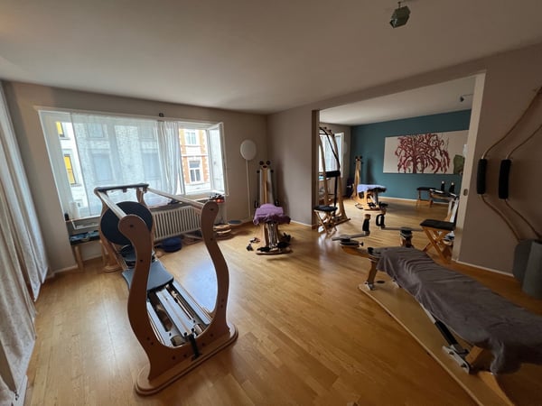 Grosszügige 5-Zimmer-Wohnung an zentraler Lage in Zürich 12