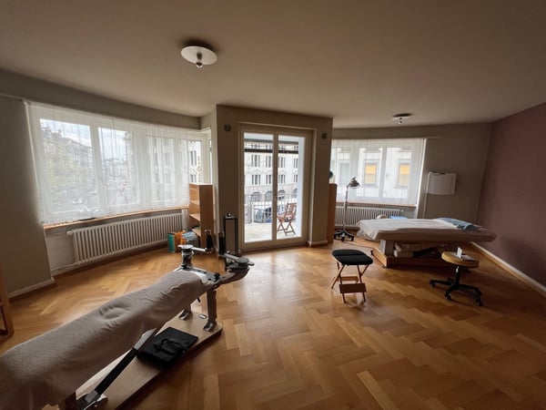 Grosszügige 5-Zimmer-Wohnung an zentraler Lage in Zürich 7