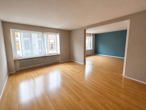 Grosszügige 5-Zimmer-Wohnung an zentraler Lage in Zürich 4