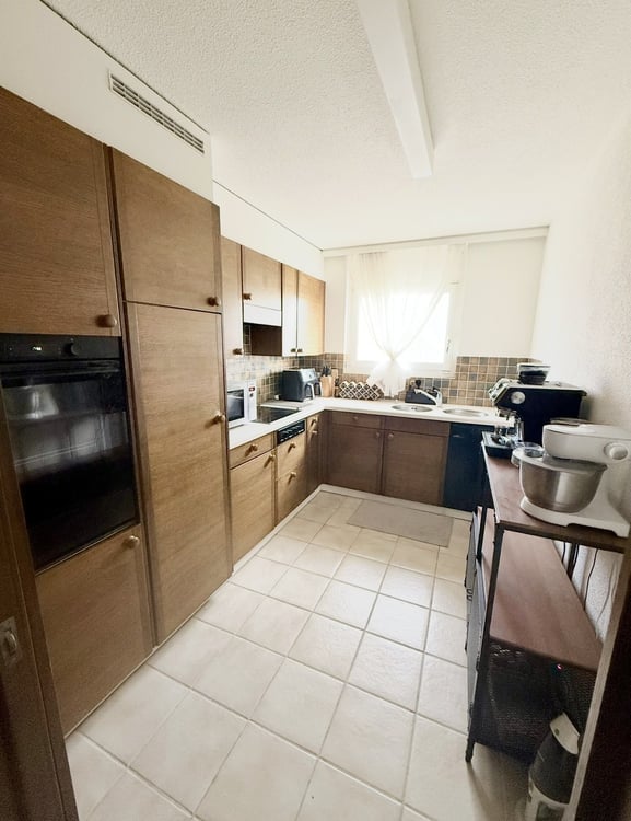 Grosszügige 5.5-Zimmerwohnung mit Cheminée und grossem Südbalkon 12