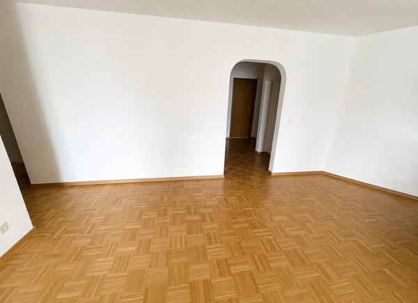 Grosszügige 5.5-Zimmerwohnung mit Cheminée und grossem Südbalkon 11
