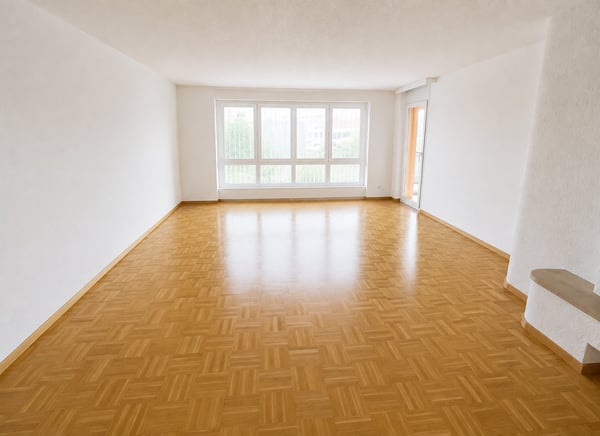 Grosszügige 5.5-Zimmerwohnung mit Cheminée und grossem Südbalkon