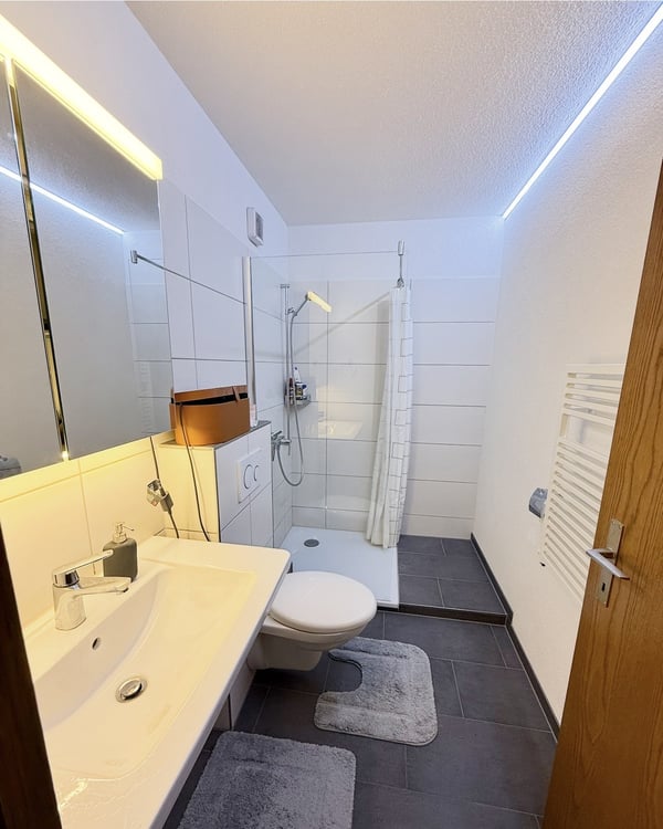 Grosszügige 5.5-Zimmerwohnung mit Cheminée und grossem Südbalkon 8