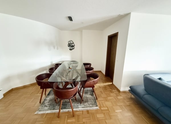 Grosszügige 5.5-Zimmerwohnung mit Cheminée und grossem Südbalkon 9
