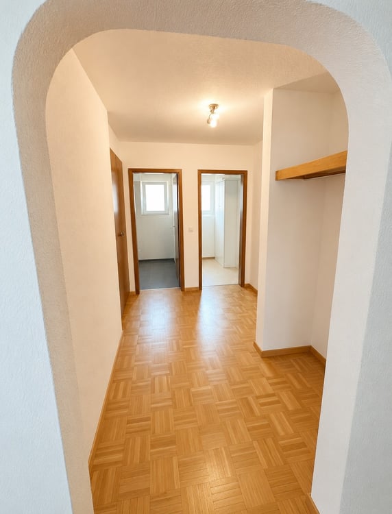 Grosszügige 5.5-Zimmerwohnung mit Cheminée und grossem Südbalkon 9
