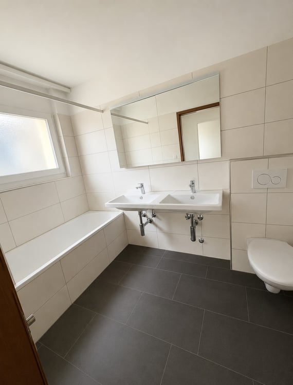 Grosszügige 5.5-Zimmerwohnung mit Cheminée und grossem Südbalkon 6