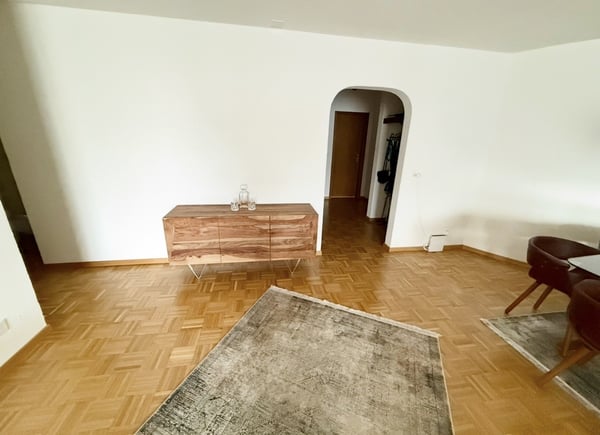 Grosszügige 5.5-Zimmerwohnung mit Cheminée und grossem Südbalkon 13