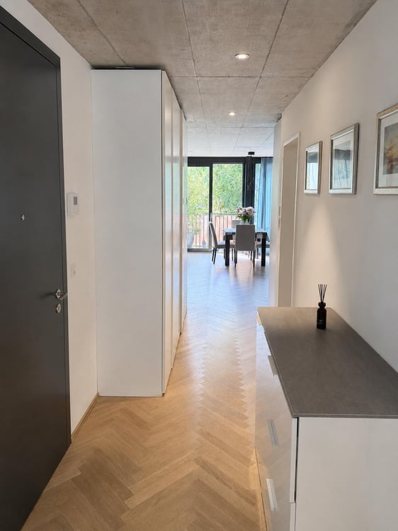 Moderne 2.5 Zimmerwohnung 6